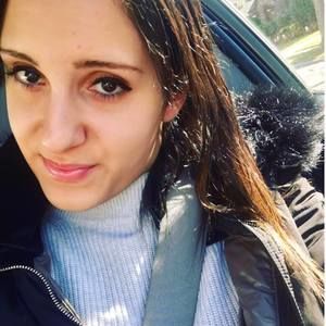 Meet your Posher, Dina